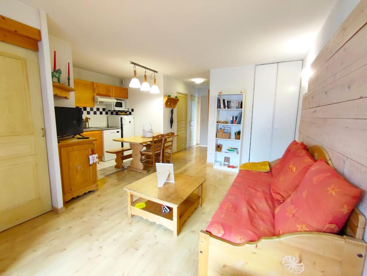 Le 102, T3 Pour 5 Personnes, Vue Montagne, Classe 2 Etoiles Nf, Parking, Piscine En Ete Bagnères-de-Luchon Exterior foto