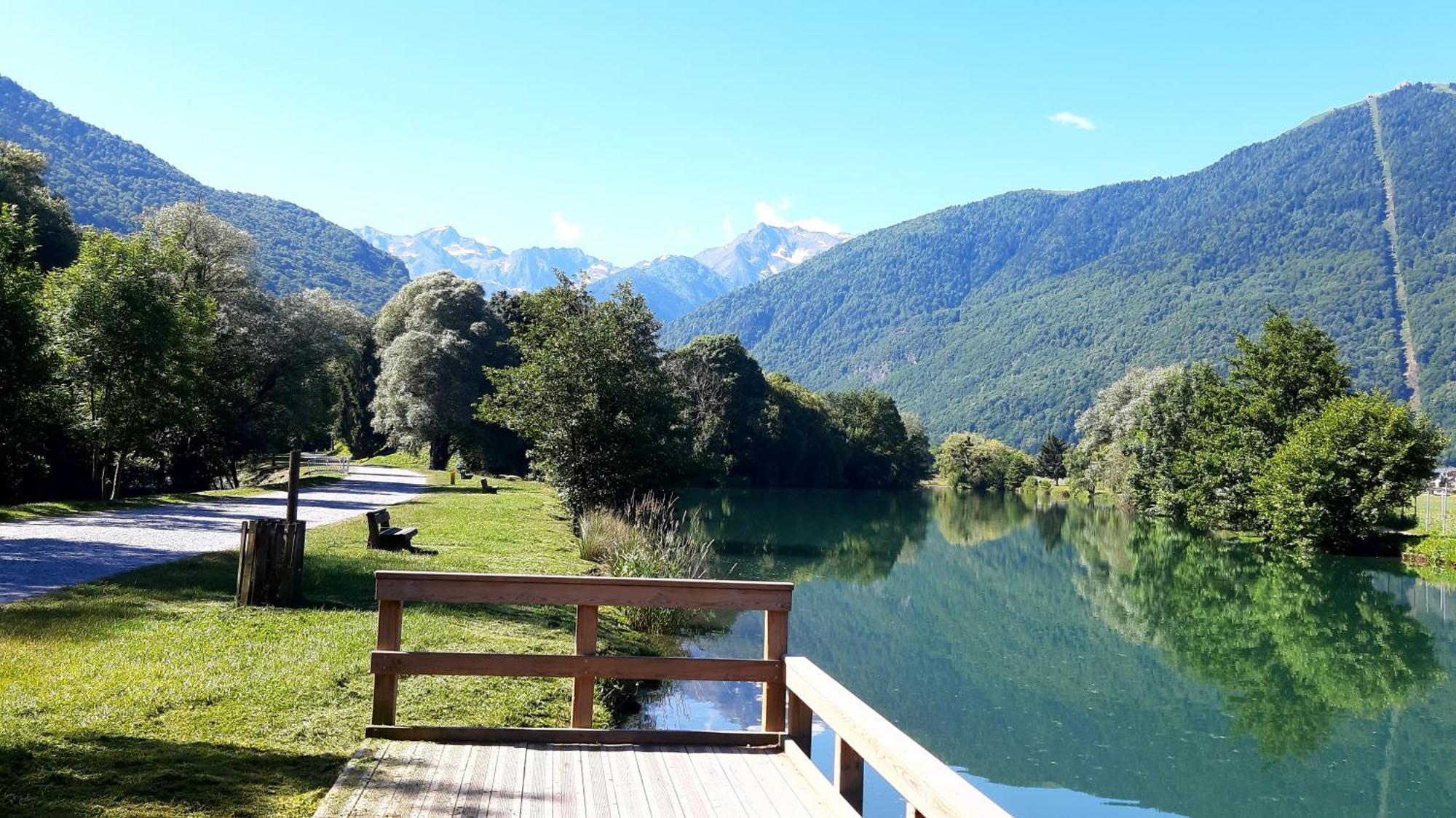 Le 102, T3 Pour 5 Personnes, Vue Montagne, Classe 2 Etoiles Nf, Parking, Piscine En Ete Bagnères-de-Luchon Exterior foto